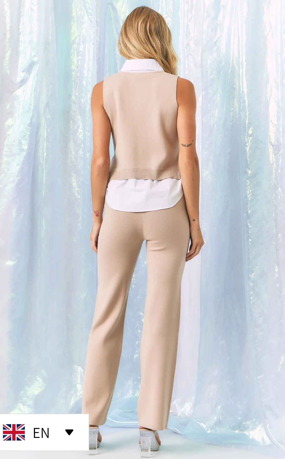 CONJUNTO BEIGE C/BLUSA BLANCA