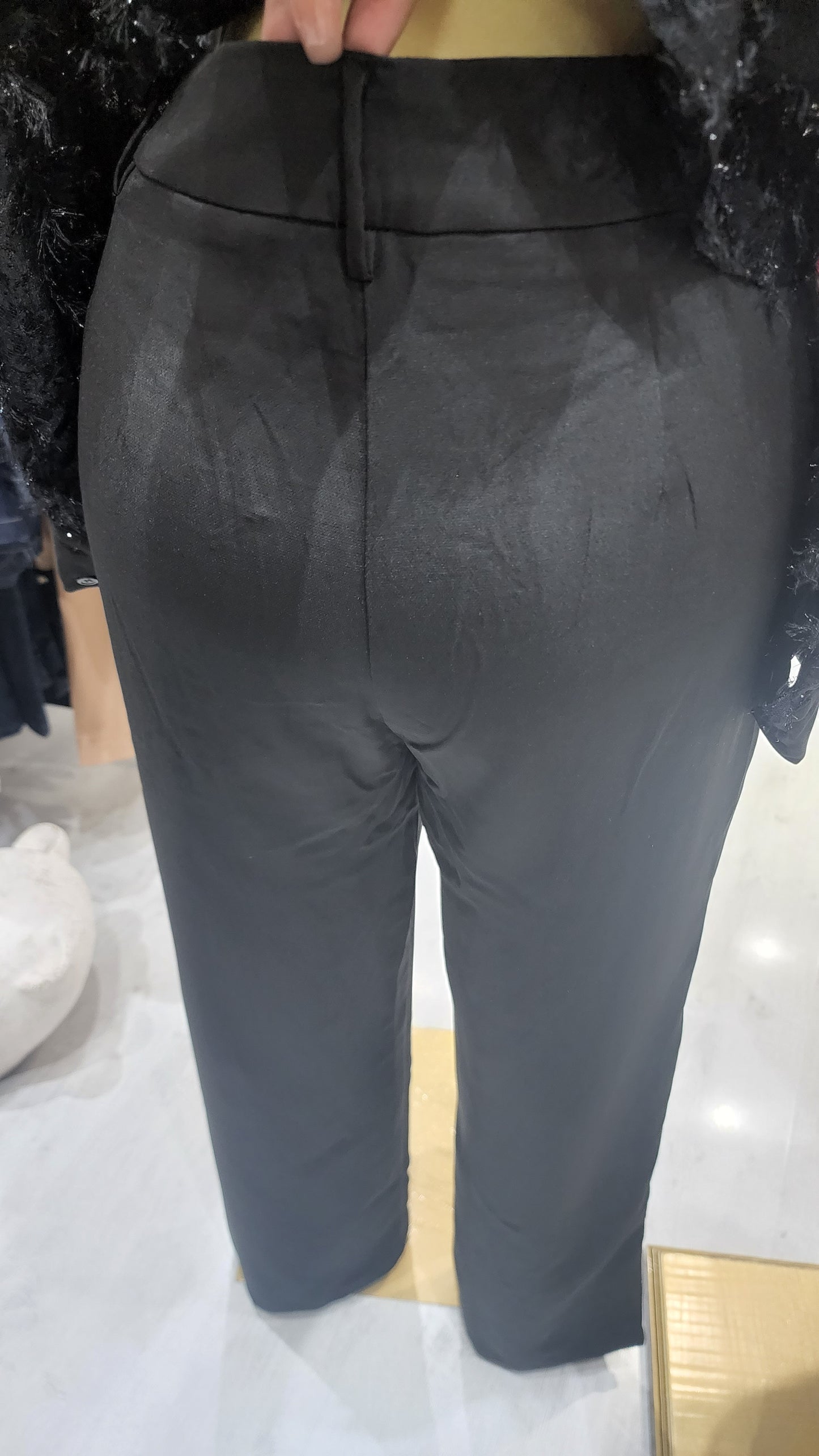 CONJUNTO NEGRO MOÑO CUELLO