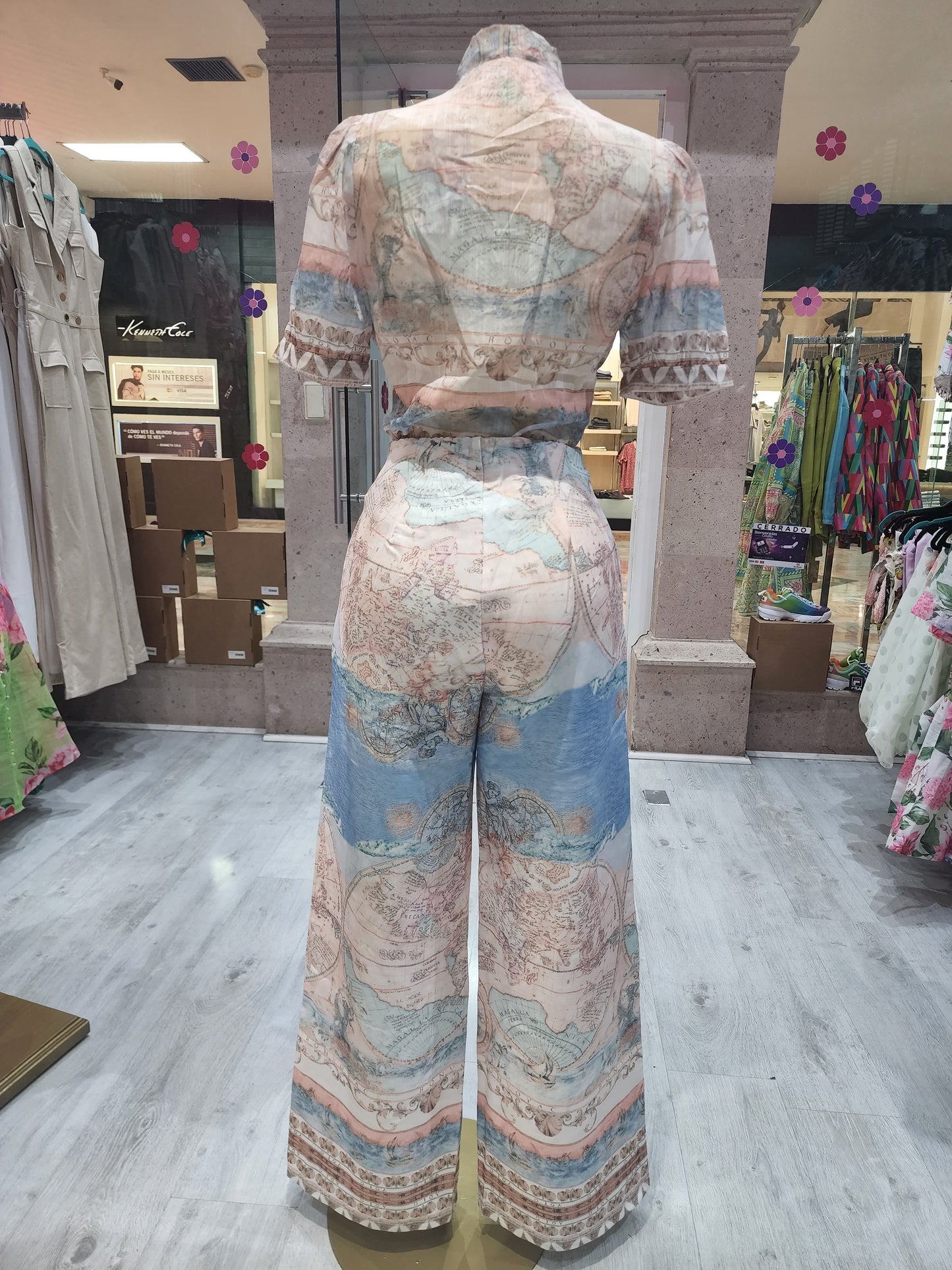 Conjunto de dos piezas blusa y pantalon diseño de Mapa