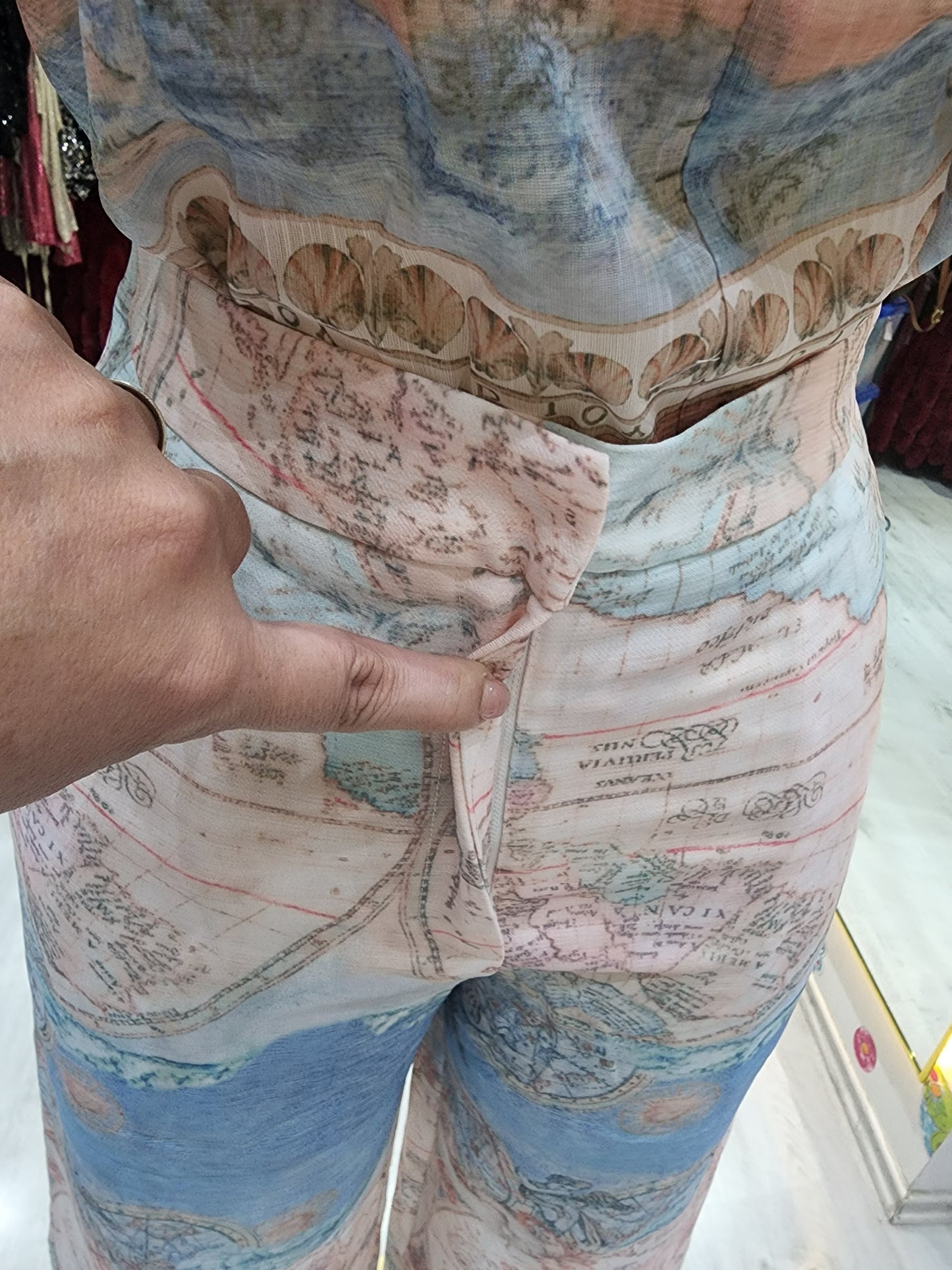 Conjunto de dos piezas blusa y pantalon diseño de Mapa