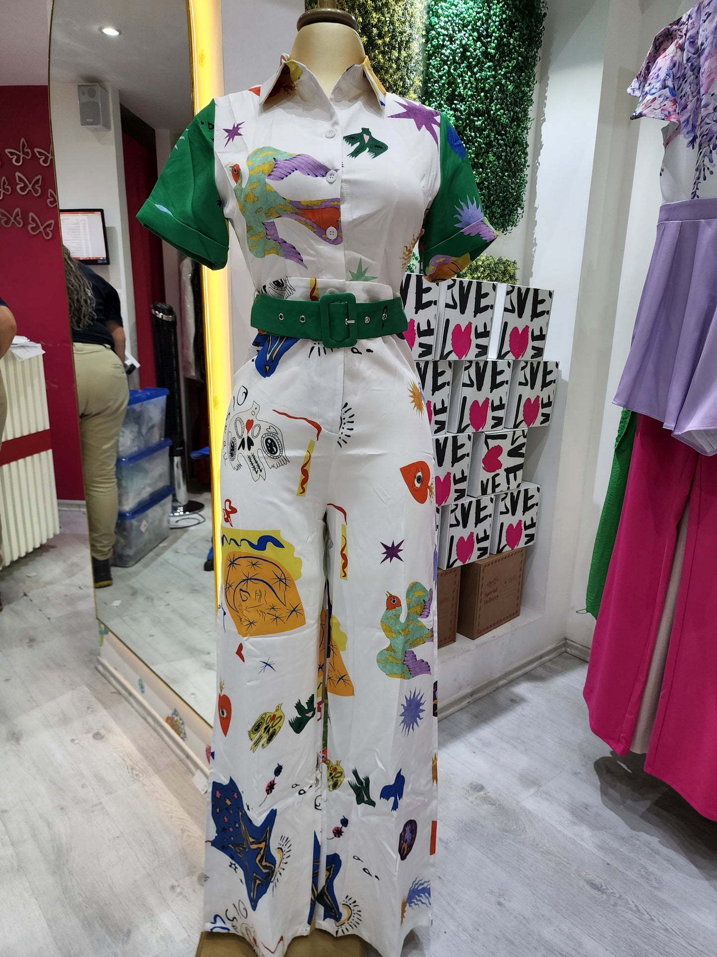 Jumpsuit con cinto ala cintura