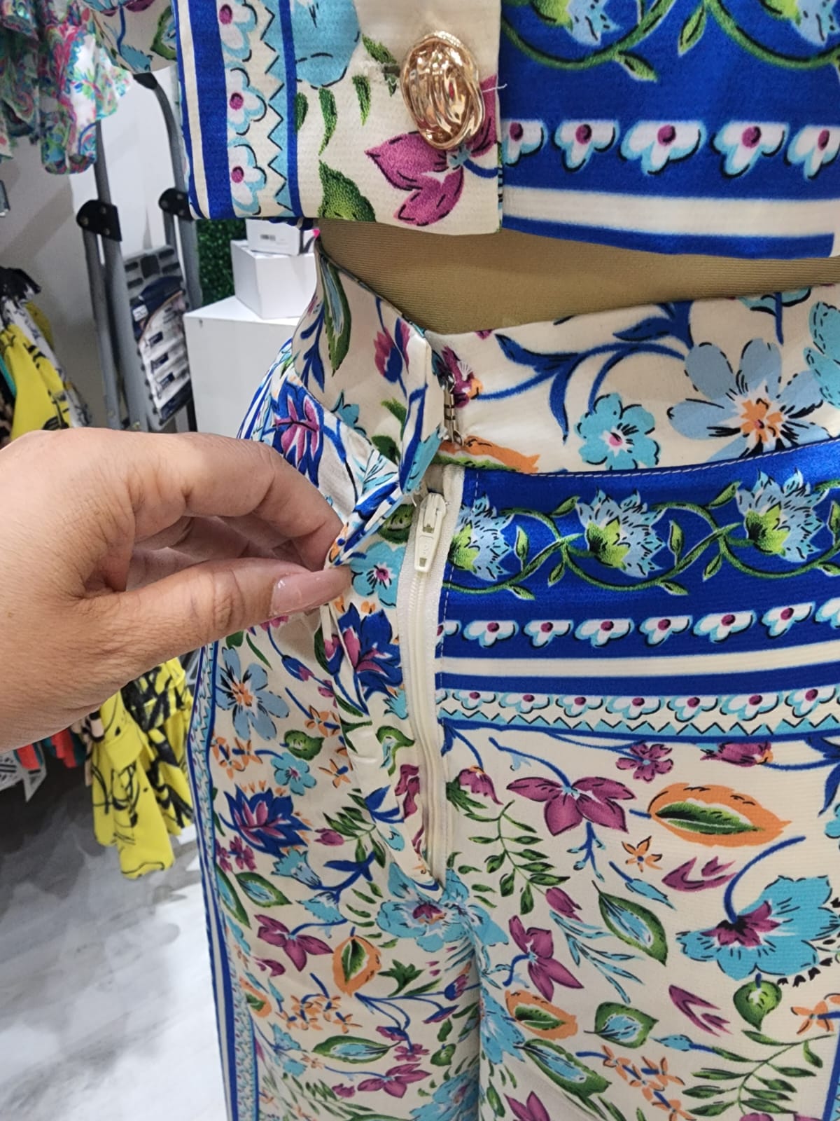 Conjunto de pantalón y top corto floral de satén