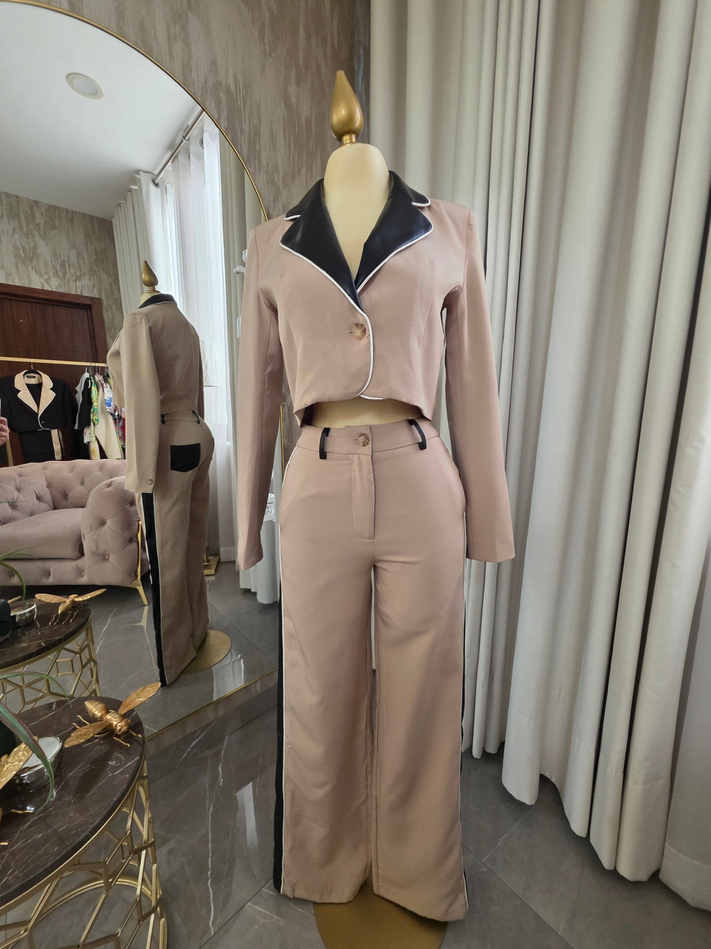 Conjunto beige manga larga saco corto