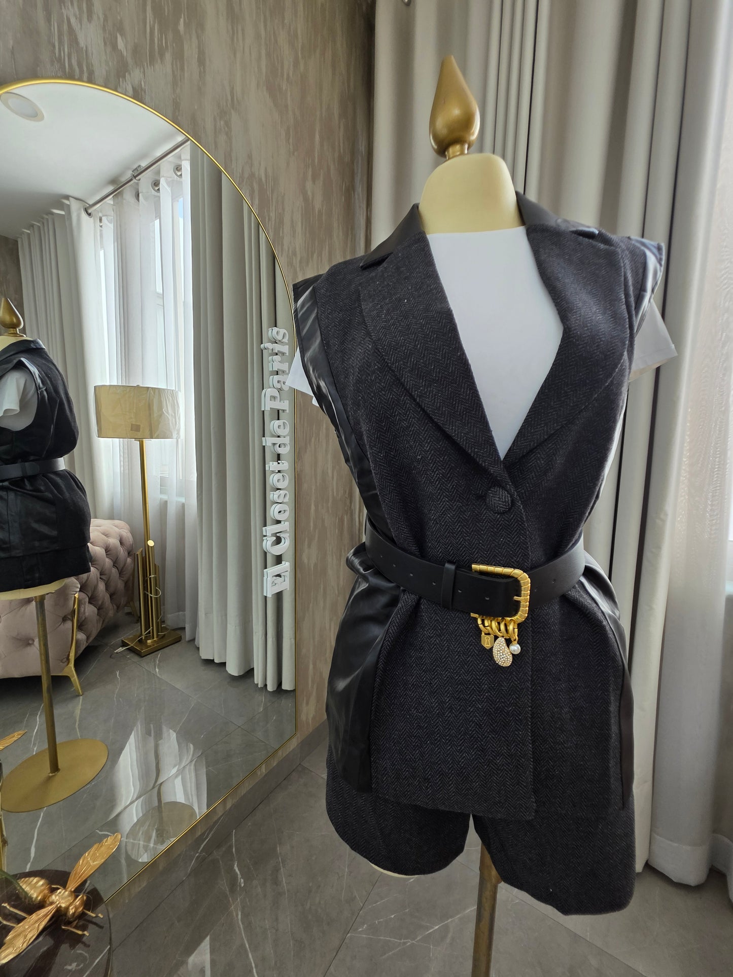 Conjunto dos piezas cinto acabados en piel