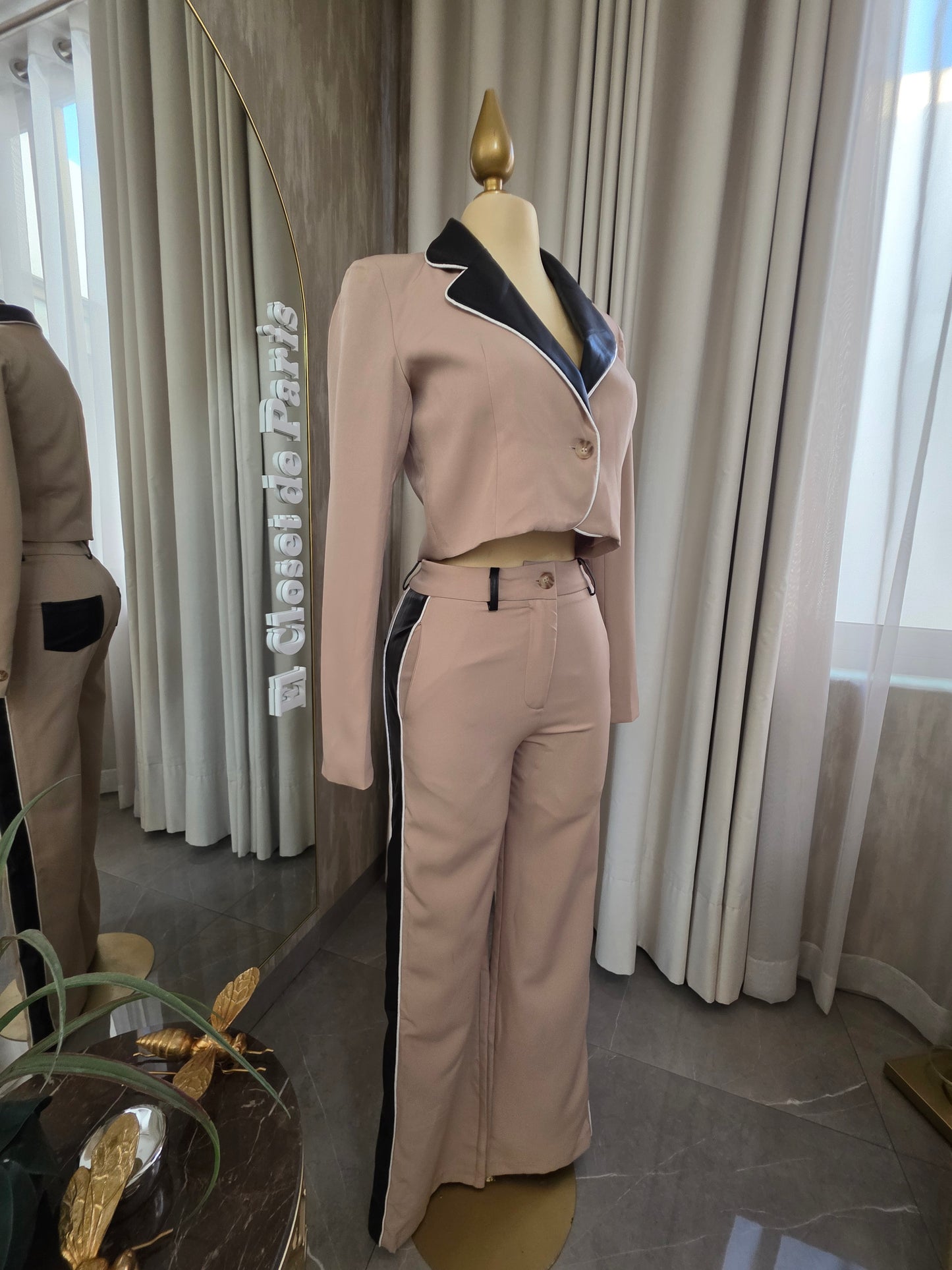 Conjunto beige manga larga saco corto