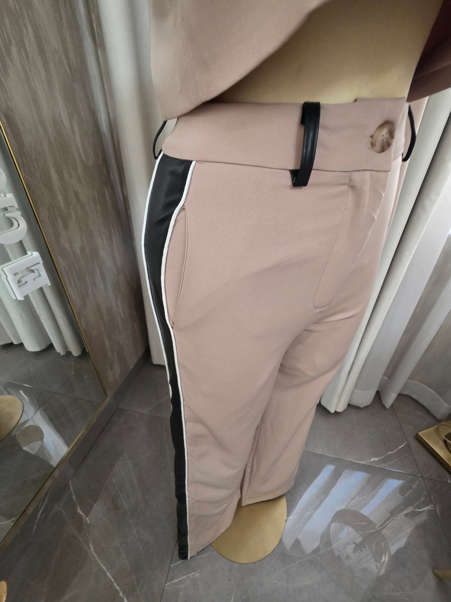 Conjunto beige manga larga saco corto