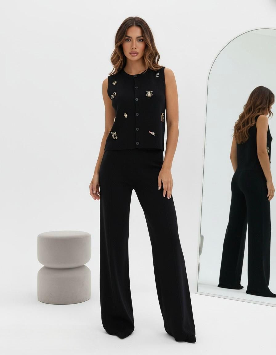 Conjunto color negro de punto hilo con prendedores