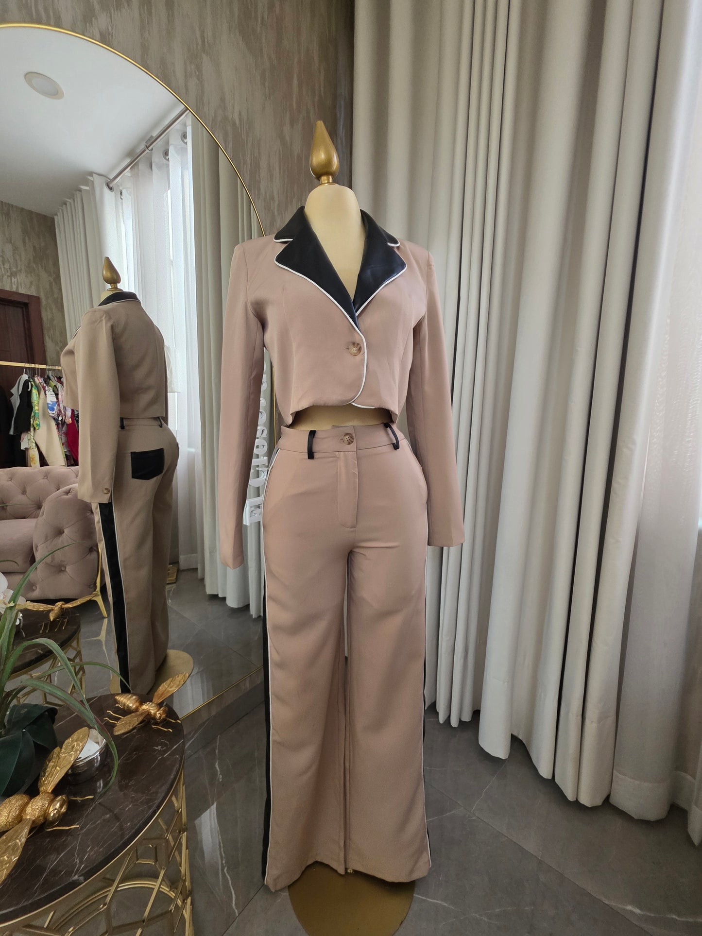 Conjunto beige manga larga saco corto