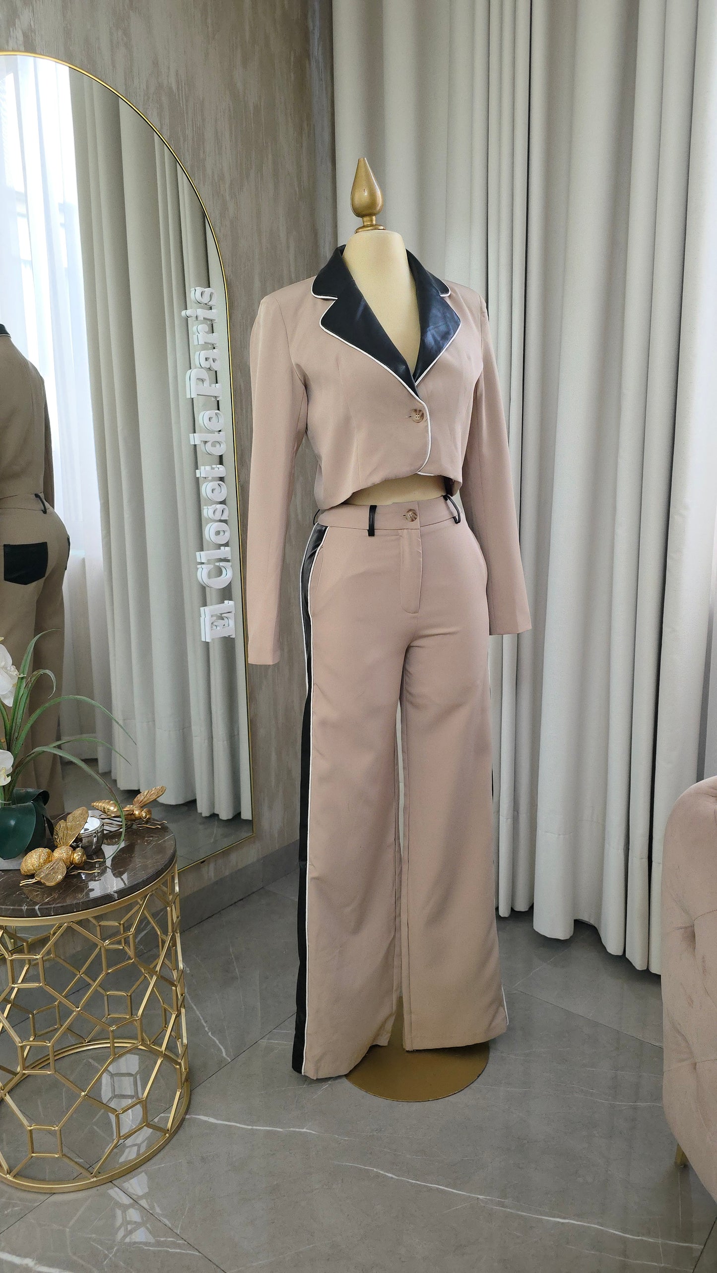 Conjunto beige manga larga saco corto