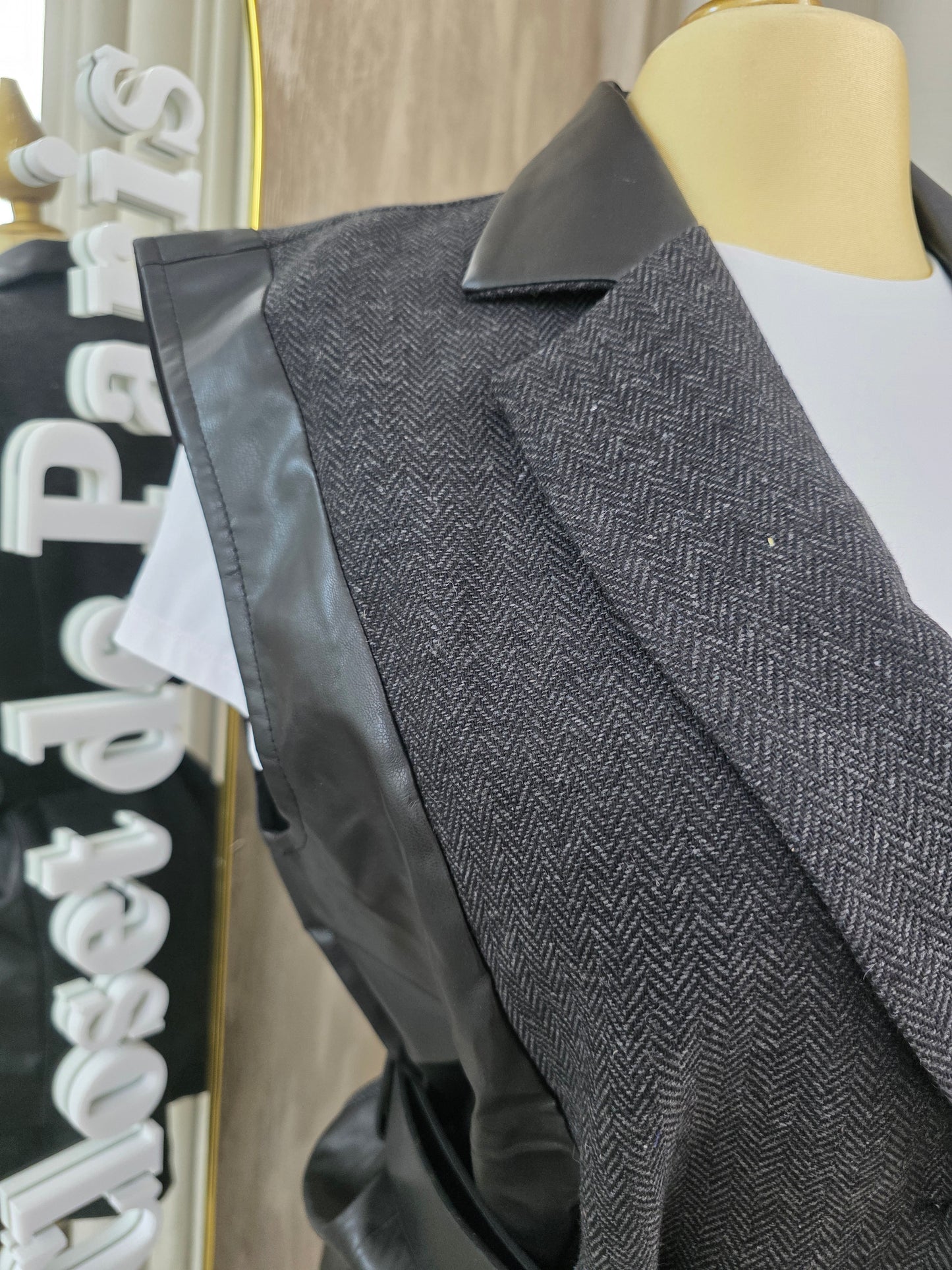 Conjunto dos piezas cinto acabados en piel