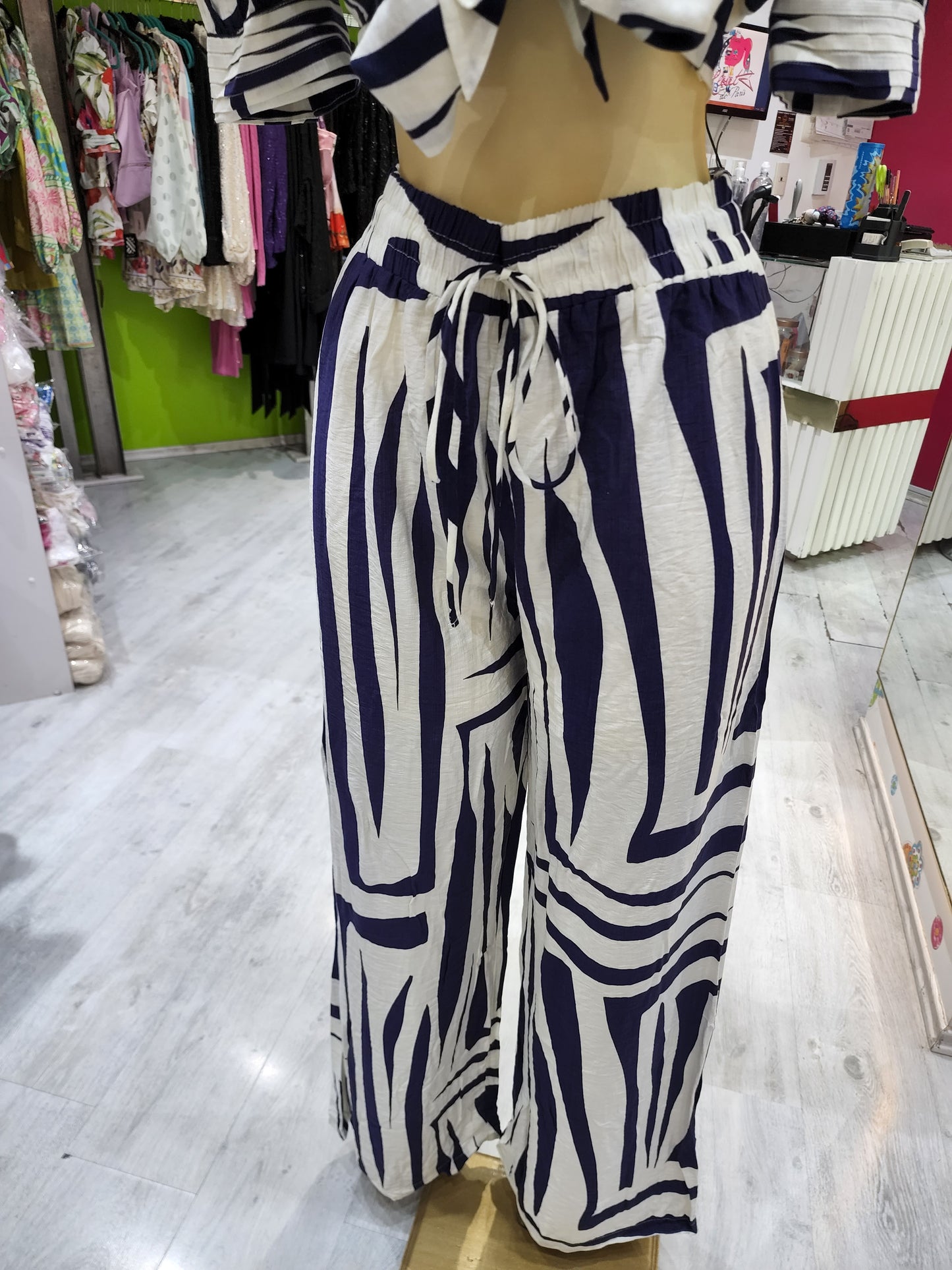 Conjunto dos piezas pantalon y blusa rallado azul navy