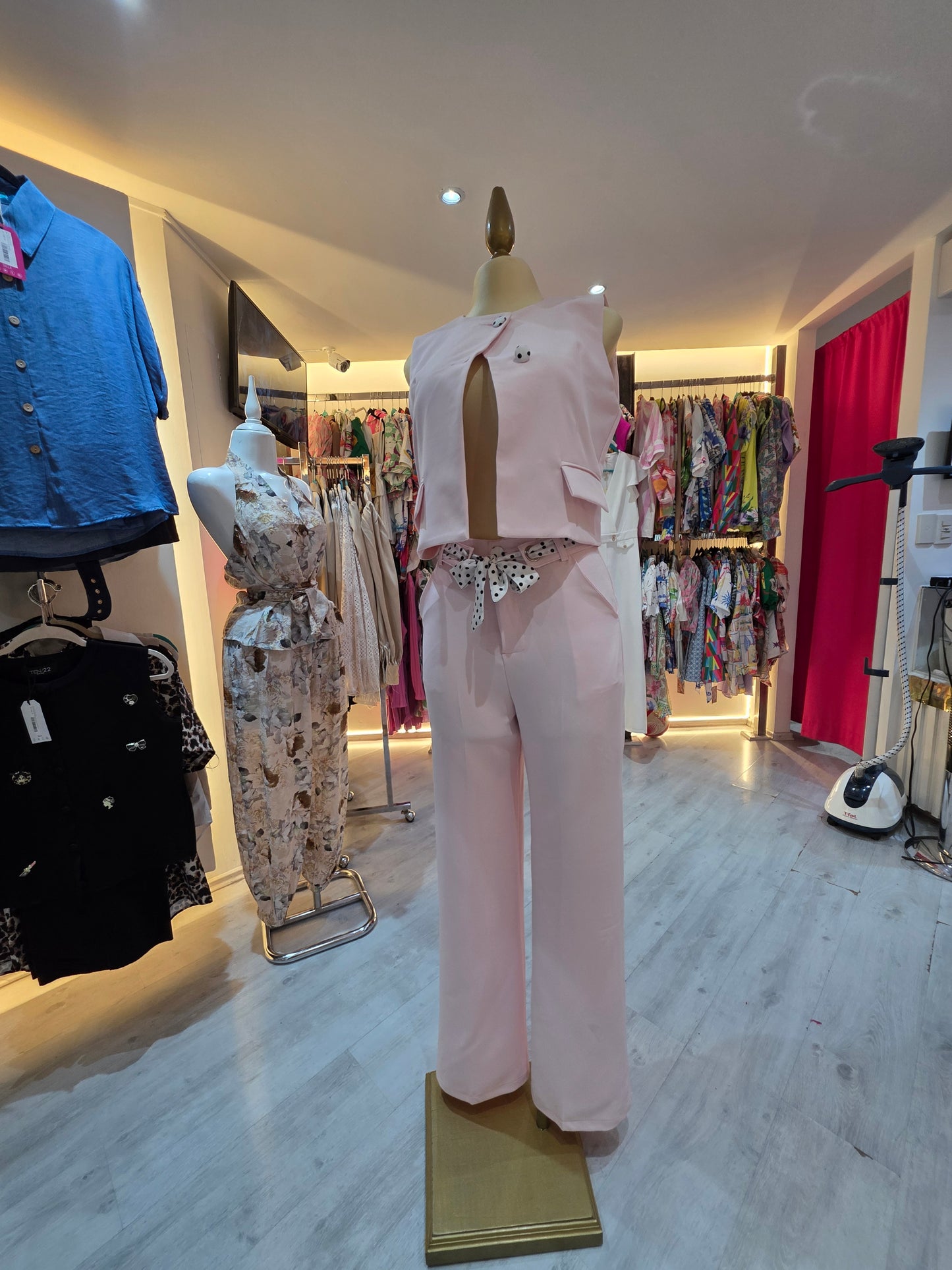 Conjunto rosa pastel botones decorados