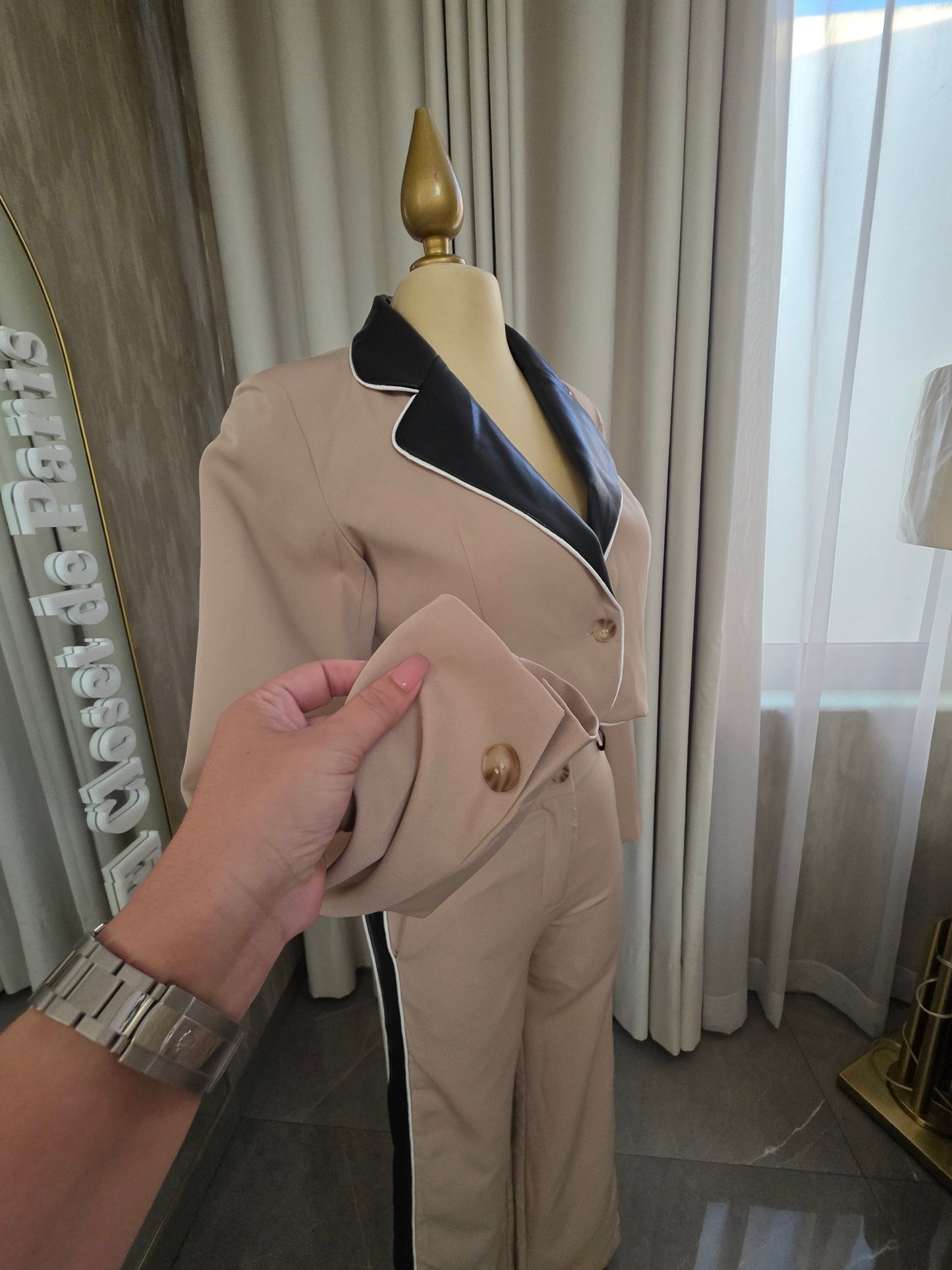 Conjunto beige manga larga saco corto