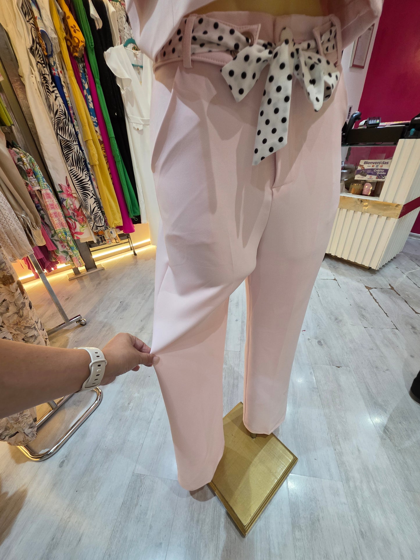 Conjunto rosa pastel botones decorados