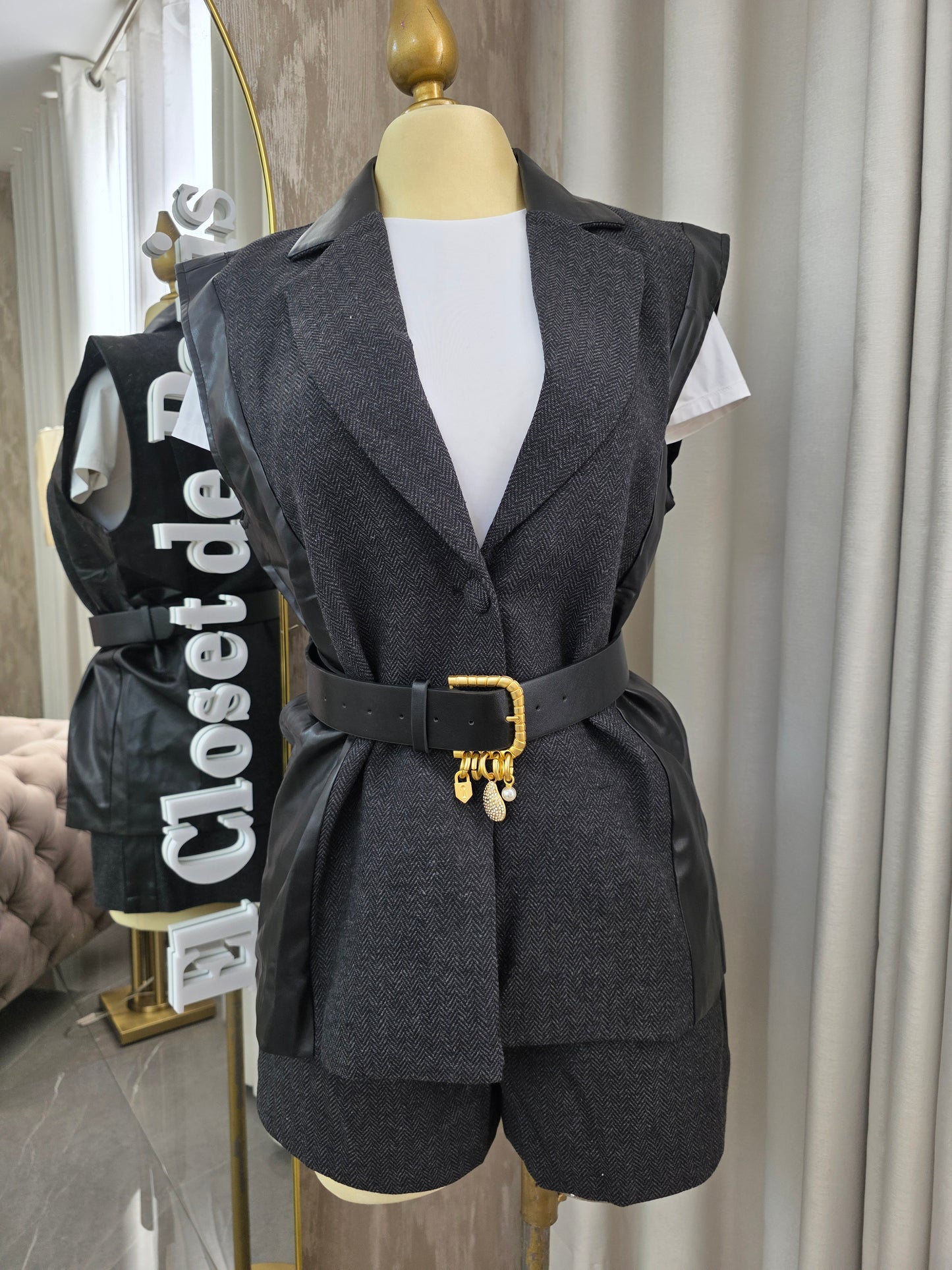 Conjunto dos piezas cinto acabados en piel